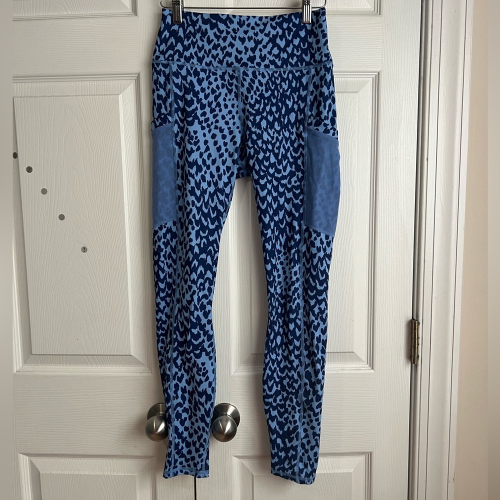 Fabletics Powerhold on the go Blue Two-Tone Leopard Print High-Rise Leggings